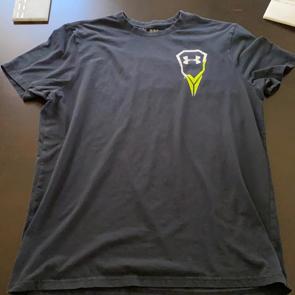 MENS UNDER ARMOUR T-SHIRT SIZE LARGE
